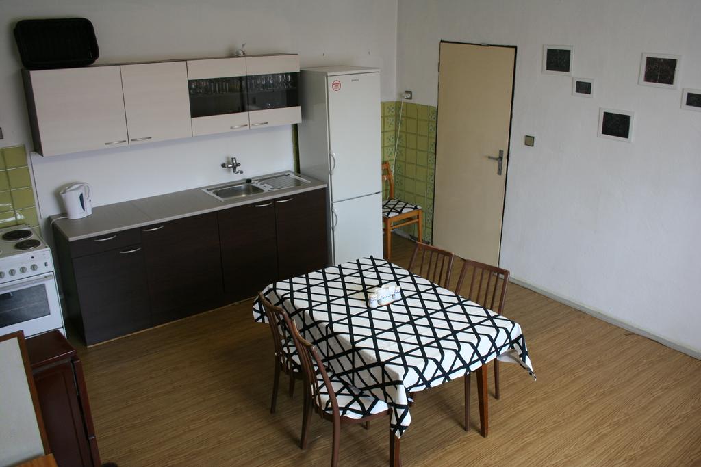 Vejminek U Drahusky Mcely Appartement Buitenkant foto
